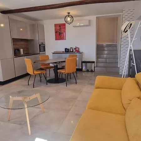 M.m.r. Gioma Apartamento